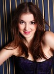 Знакомства в г. Киев: Джулия, 18 - ищет Парня от 18  до 24